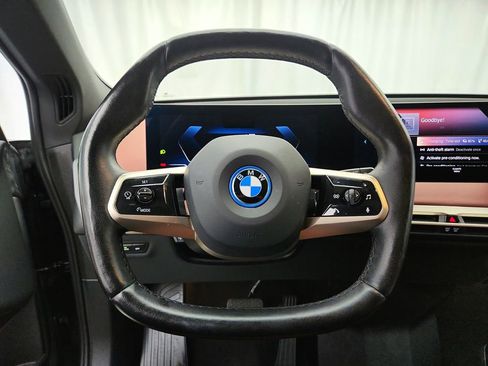 Used 2023 BMW iX xDrive50 w/ Ultimate Package 2 AWD/4WD image 15