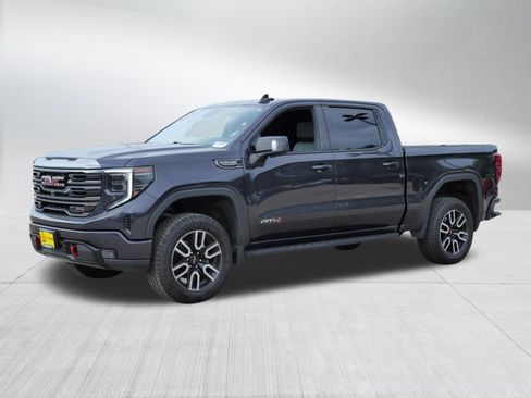 Used 2022 GMC Sierra 1500 AT4 w/ AT4 Premium Package AWD/4WD image 3