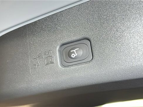 New 2026 Lincoln Nautilus Premier w/ Equipment Group 102A image 14