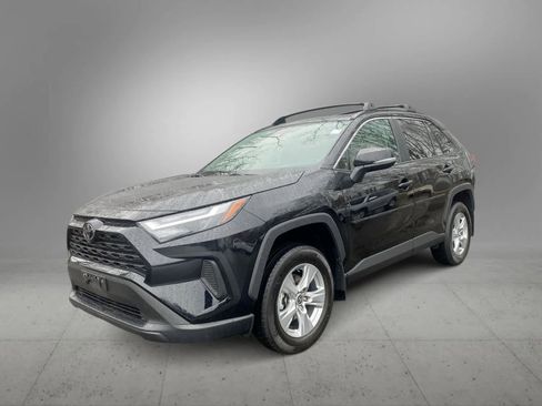 Used 2024 Toyota RAV4 XLE w/ Convenience Package image 4