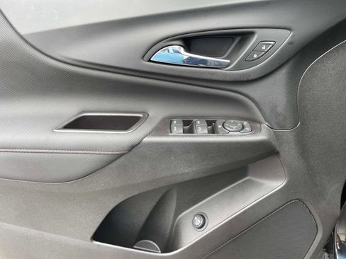 Used 2022 Chevrolet Equinox RS w/ RS Leather Package FWD image 18