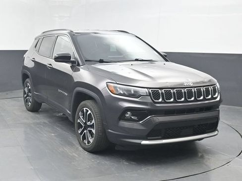 Used 2024 Jeep Compass Limited AWD/4WD image 9