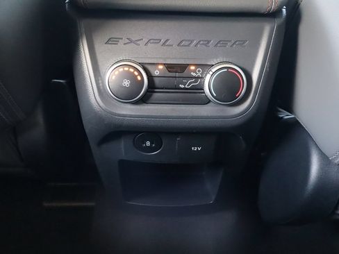 Used 2025 Ford Explorer Active w/ Active Comfort Package RWD image 34