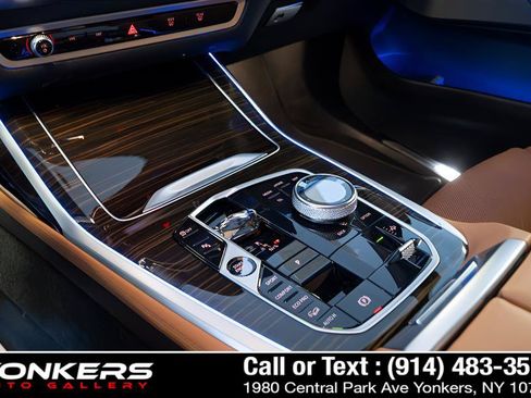 Used 2023 BMW X7 xDrive40i w/ M Sport Package AWD/4WD image 56