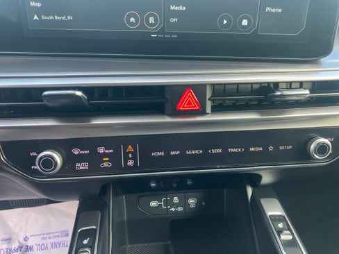 Used 2025 Kia Sorento EX FWD image 28