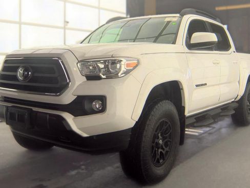 Used 2021 Toyota Tacoma SR5 RWD image 1