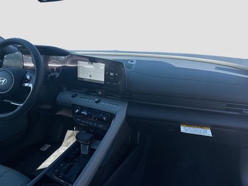 New 2026 Hyundai Elantra Limited image 23