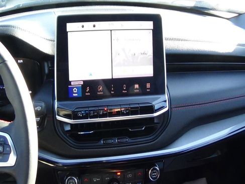 Certified 2024 Jeep Compass Trailhawk w/ Trailhawk Elite Group image 25