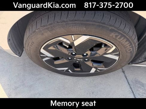 Certified 2023 Kia Niro Wave FWD image 8