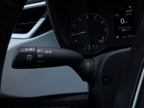 Used 2025 Toyota Corolla SE FWD image 33