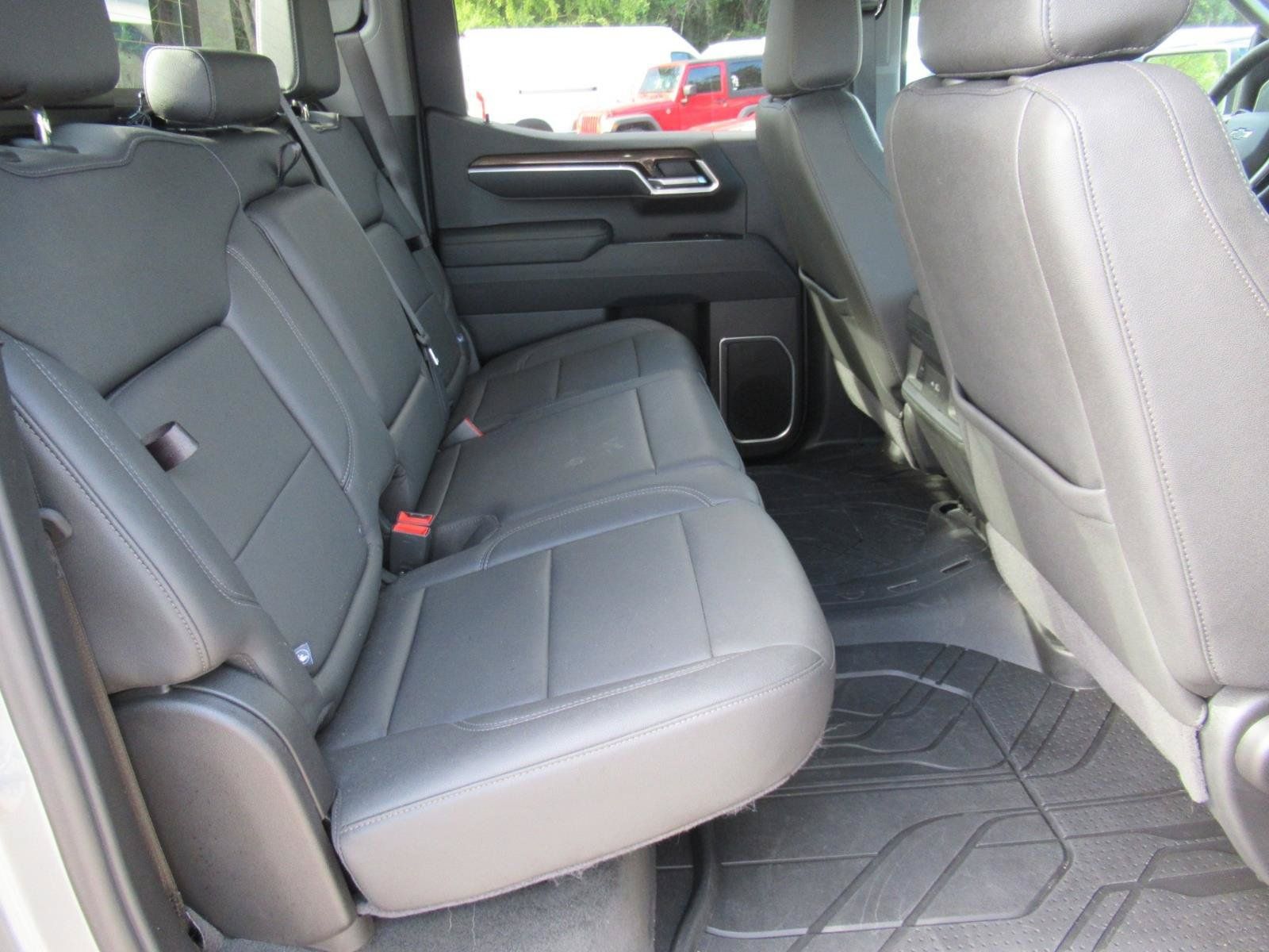 Used 2026 Chevrolet Silverado 1500 RST w/ Safety Package AWD/4WD image 32