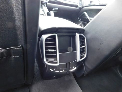 Used 2017 Porsche Cayenne Platinum Edition image 12