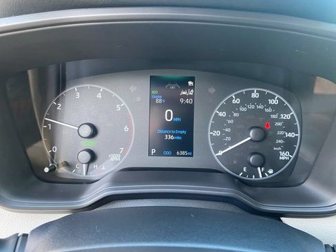 Used 2025 Toyota Corolla LE FWD image 20