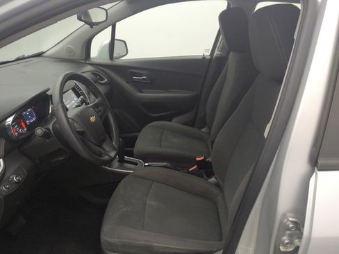 Used 2017 Chevrolet Trax LS image 17