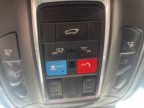 Used 2023 Jeep Grand Cherokee L Laredo AWD/4WD image 36