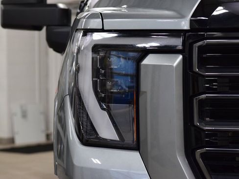 Used 2024 GMC Sierra 2500 AT4 w/ AT4 Premium Plus Package image 12