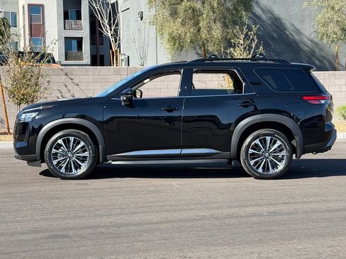 New 2026 Nissan Pathfinder Platinum w/ Cargo Package AWD/4WD image 2