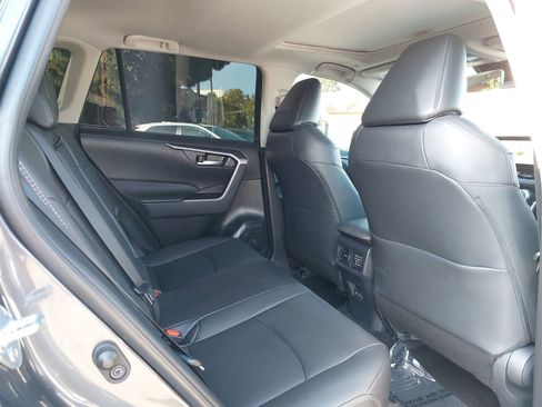 Used 2025 Toyota RAV4 XLE Premium FWD image 11