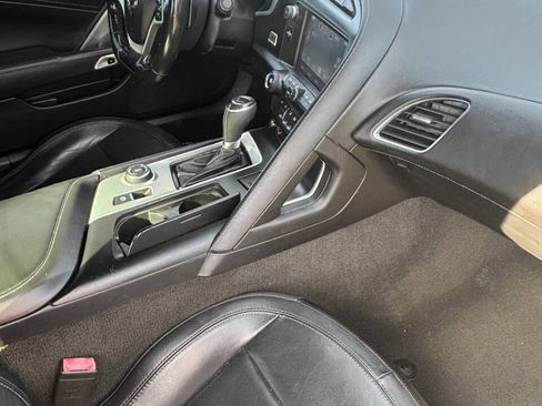 Used 2017 Chevrolet Corvette Stingray Coupe w/ 1LT image 10