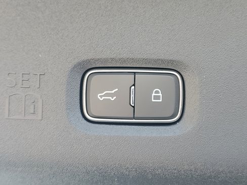 New 2025 Ford Expedition Platinum w/ Stealth Performance Package image 8