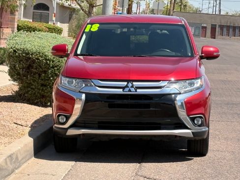 Used 2018 Mitsubishi Outlander SE FWD image 2