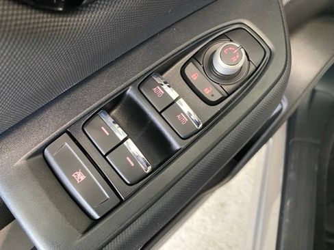 Used 2025 Subaru Forester Limited AWD/4WD image 12