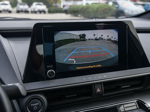 Used 2025 Toyota Prius LE FWD image 22