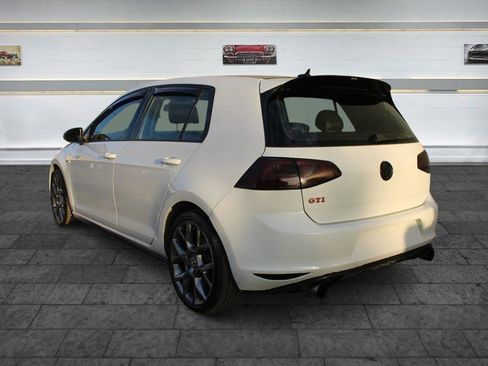 Used 2017 Volkswagen GTI SE FWD image 5