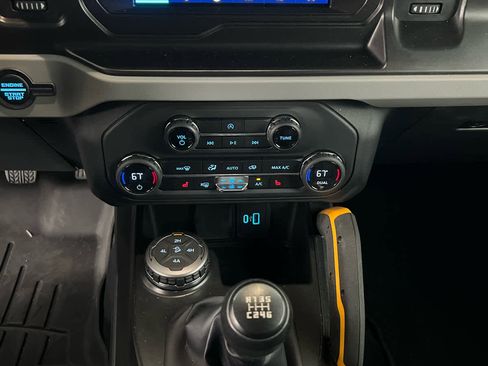 Used 2021 Ford Bronco Badlands image 13