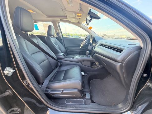 Used 2019 Honda HR-V Touring image 10