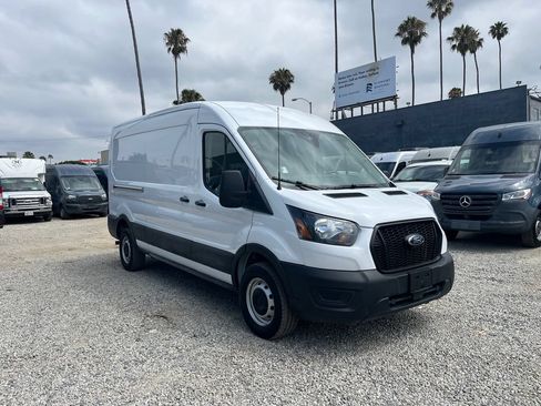 Used 2025 Ford Transit 250 148 Medium Roof RWD image 3