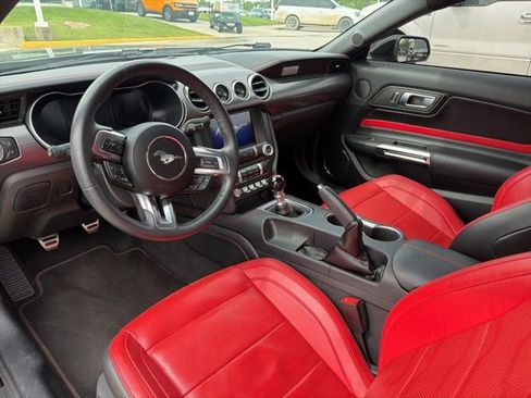 Used 2022 Ford Mustang GT Premium w/ GT Performance Package RWD image 3