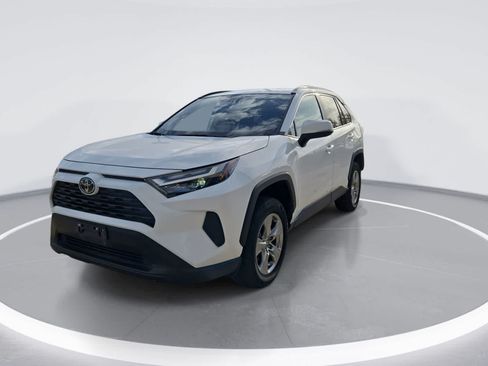 Used 2024 Toyota RAV4 XLE FWD image 4