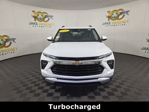 Certified 2025 Chevrolet TrailBlazer LT FWD image 2