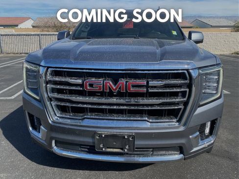 Used 2022 GMC Yukon SLT w/ SLT Premium Package image 2