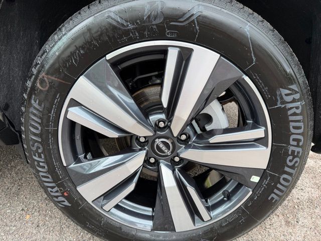 Used 2026 Nissan Rogue SL AWD/4WD image 29