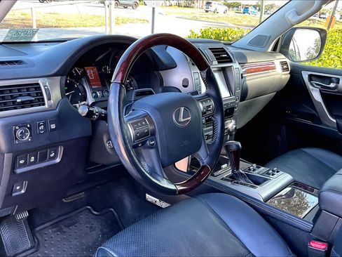 Used 2016 Lexus GX 460 Luxury image 17