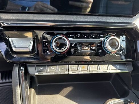 Used 2022 GMC Sierra 1500 AT4 w/ AT4 Premium Package image 18