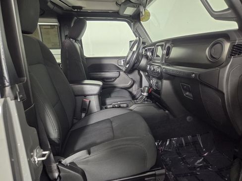 Used 2022 Jeep Wrangler Sport AWD/4WD image 32
