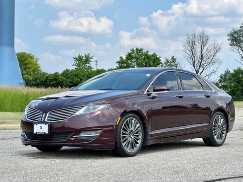 Used 2013 Lincoln MKZ image 2