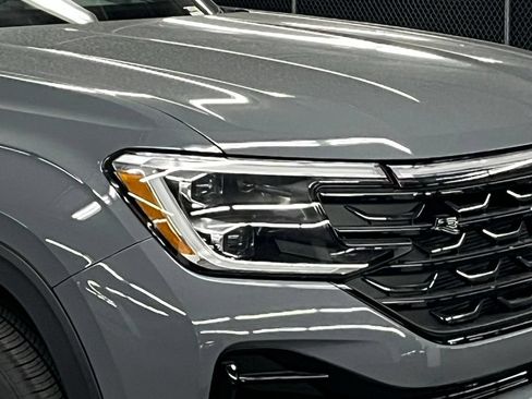 New 2026 Volkswagen Atlas Cross Sport SEL R-Line AWD/4WD image 47