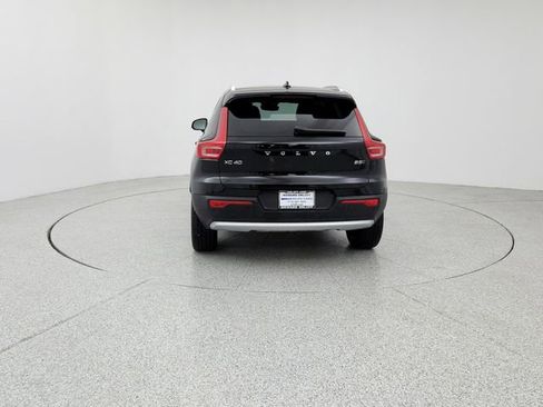 Certified 2023 Volvo XC40 B5 Ultimate w/ Protection Package Premier image 6
