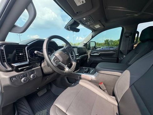 Used 2025 Chevrolet Silverado 2500 LTZ w/ LTZ Plus Package AWD/4WD image 13