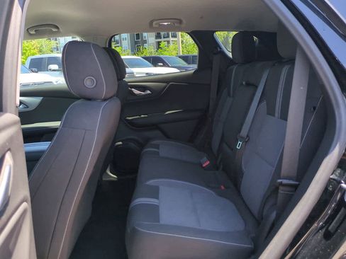 Used 2025 Chevrolet Blazer LT FWD image 13
