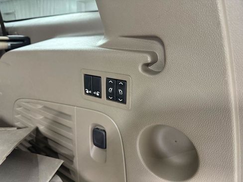 Used 2015 Chevrolet Suburban LTZ AWD/4WD image 30