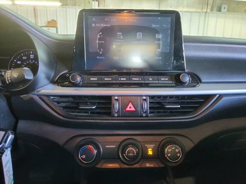 Used 2022 Kia Forte LXS FWD image 16