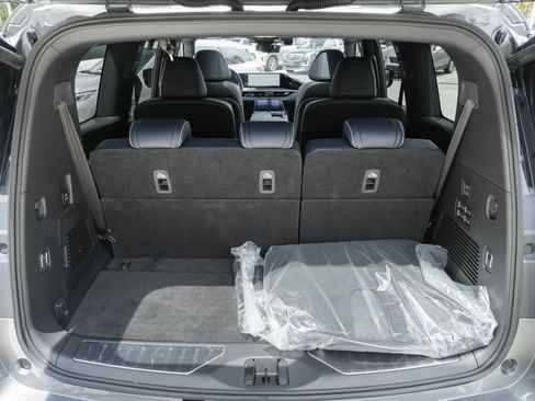 Certified 2026 INFINITI QX80 4WD w/ Sport Exterior Package image 41