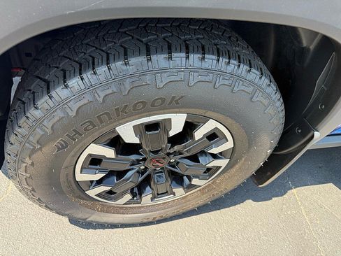 Used 2024 Nissan Frontier Pro-X RWD image 23