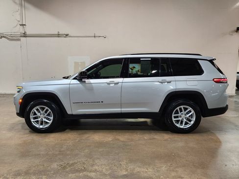 Used 2022 Jeep Grand Cherokee L Laredo RWD image 7