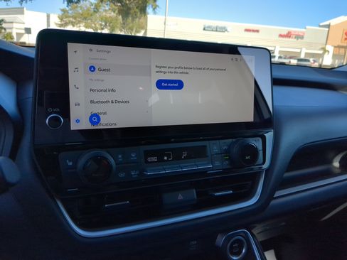 Used 2025 Toyota Grand Highlander FWD image 25